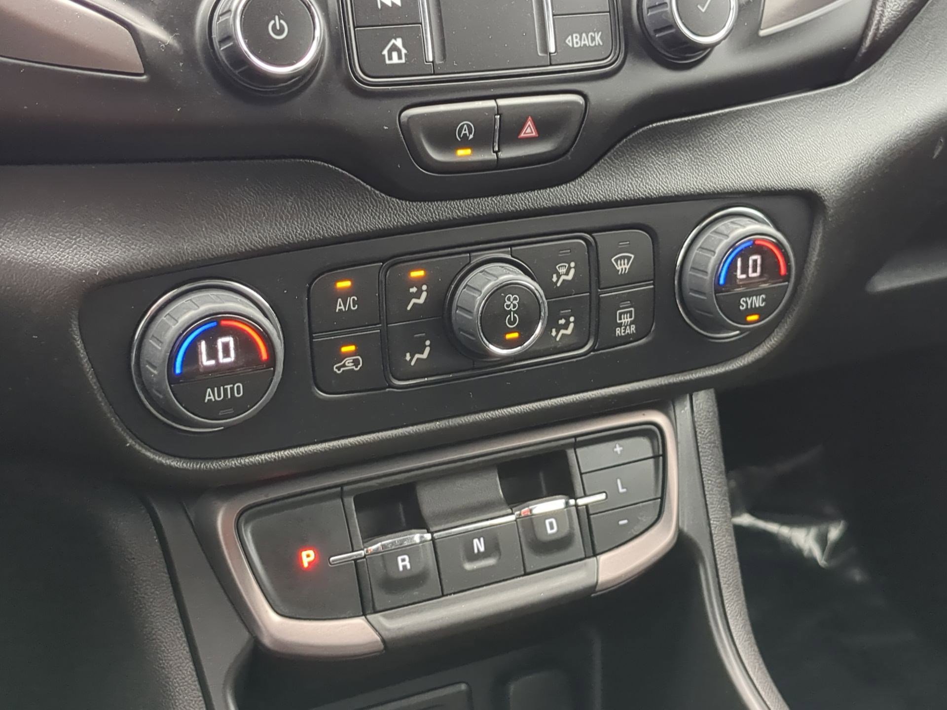 Used 2023 GMC Terrain AT4 image 24