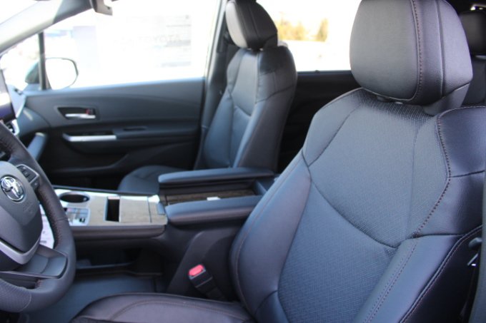New 2026 Toyota Sienna Platinum AWD/4WD image 12