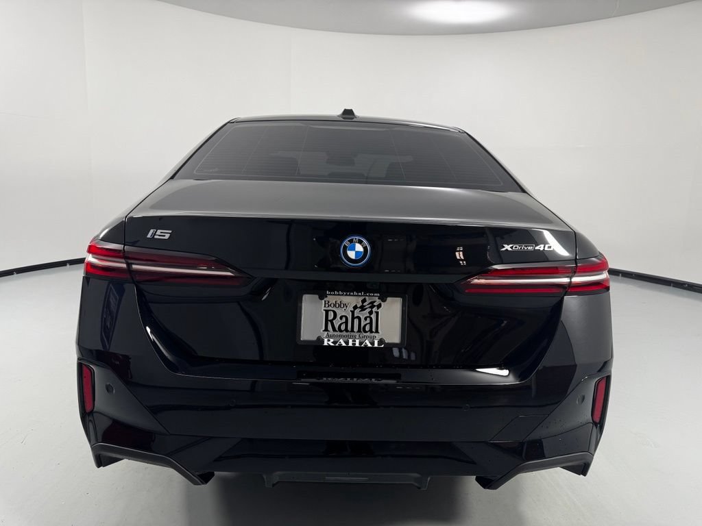 Used 2025 BMW i5 xDrive40 w/ M Sport Package AWD/4WD image 7