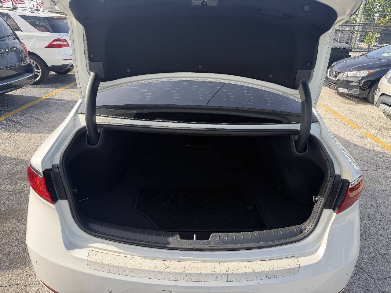 Used 2017 Kia Cadenza Premium FWD image 21