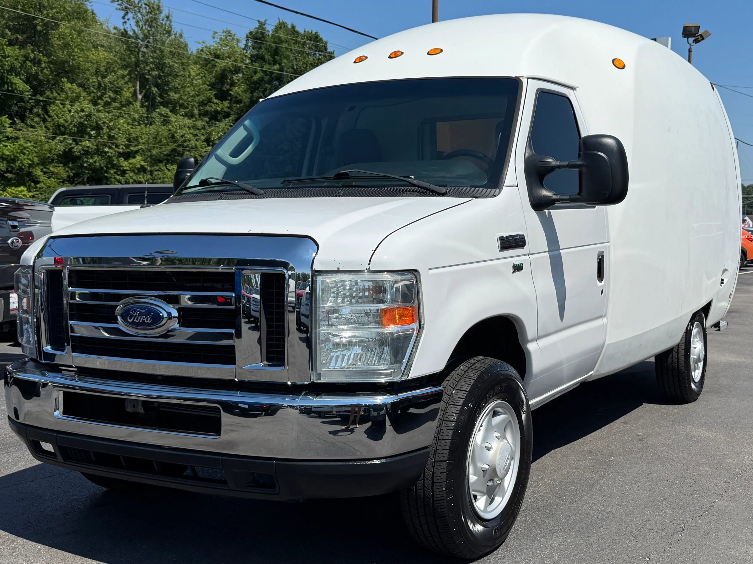 Used 2013 Ford E-350 and Econoline 350 Super Duty image 2