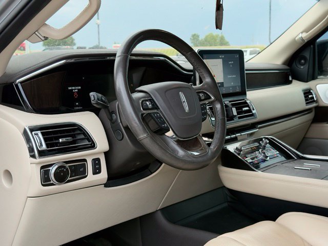 Used 2020 Lincoln Navigator Reserve w/ Luxury Package AWD/4WD image 10