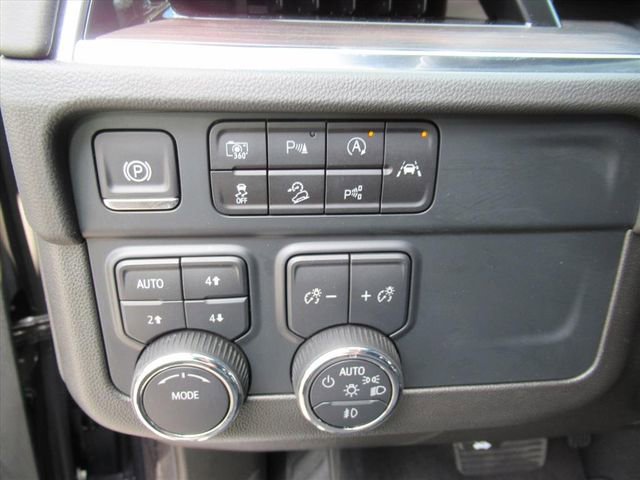 Used 2025 Chevrolet Tahoe Z71 image 17