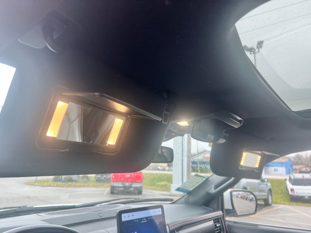 Used 2022 Ford Expedition Max Limited image 16