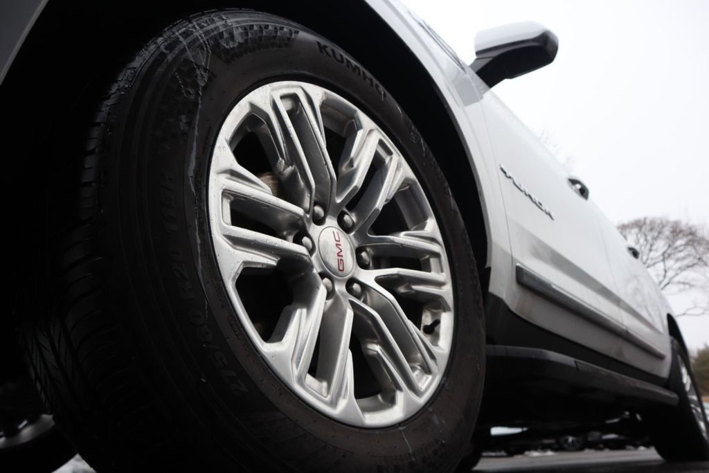 Used 2024 GMC Yukon XL SLT image 8