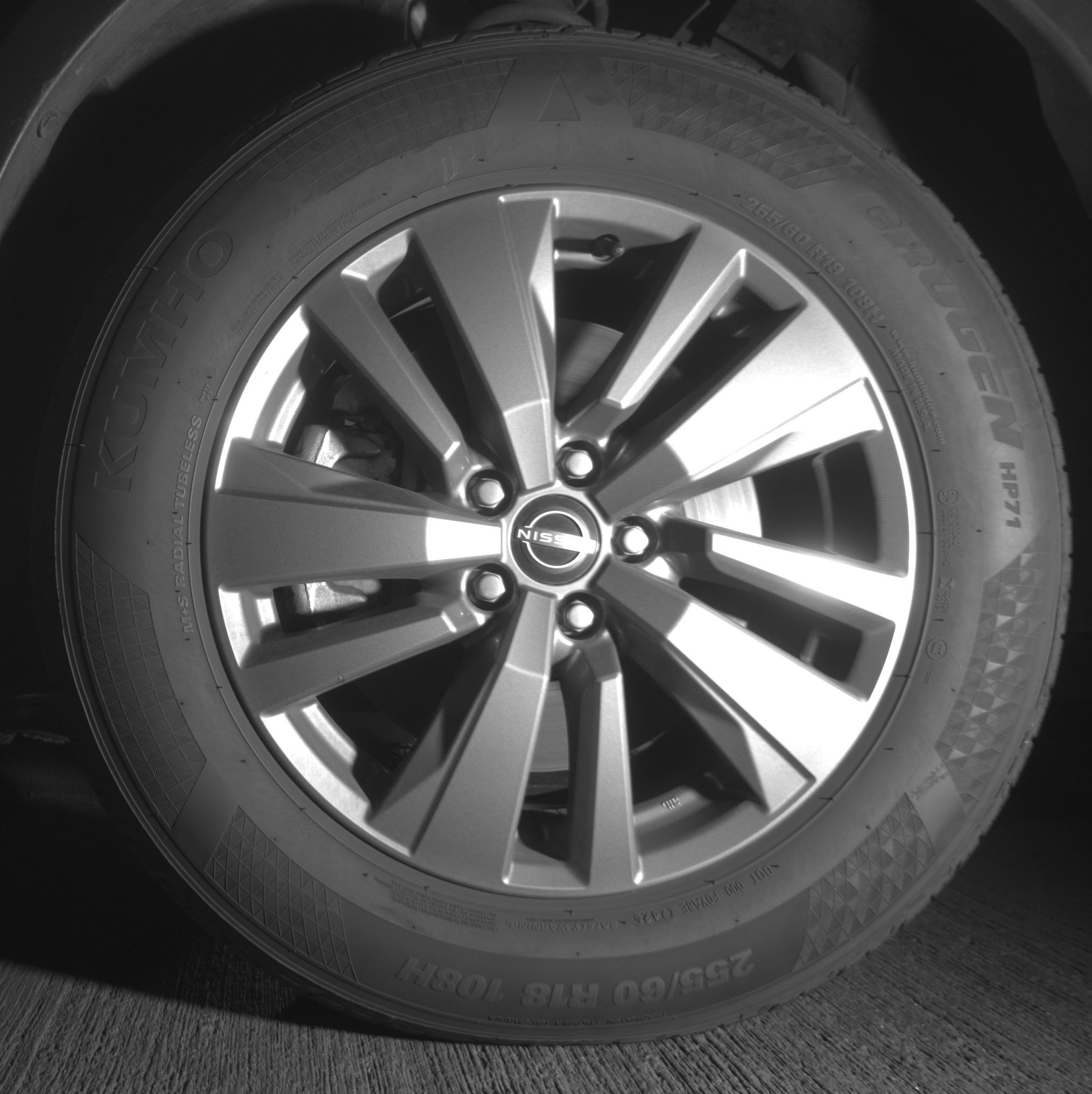 Used 2025 Nissan Pathfinder SV FWD image 12