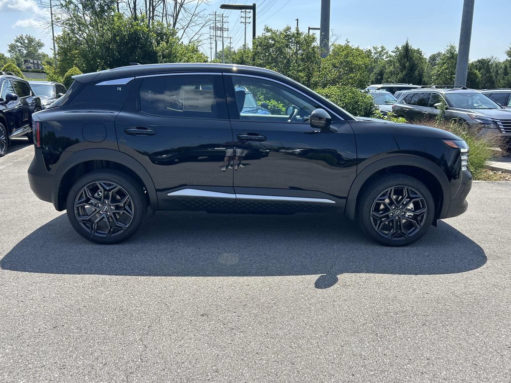 New 2026 Nissan Kicks SR w/ SR Premium Package FWD image 8