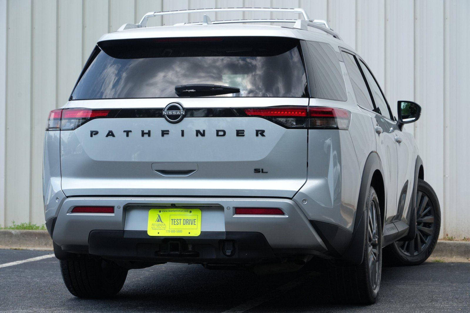Used 2022 Nissan Pathfinder SL w/ SL Premium Package FWD image 4