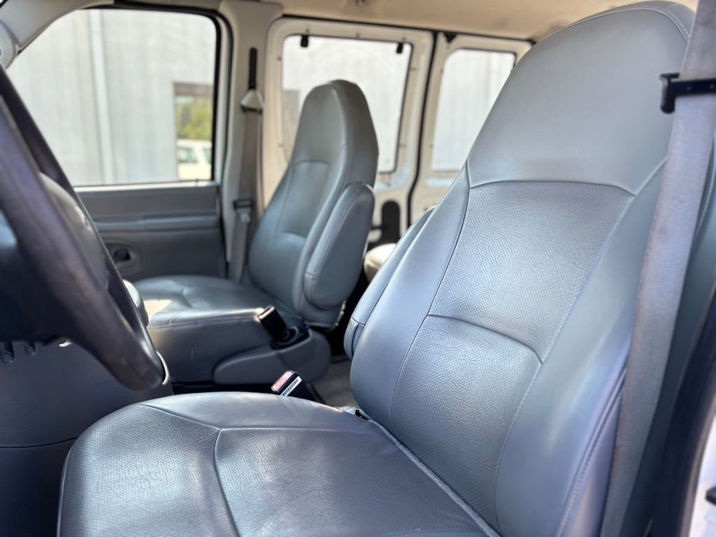 Used 2003 Ford E-350 and Econoline 350 XL RWD image 10