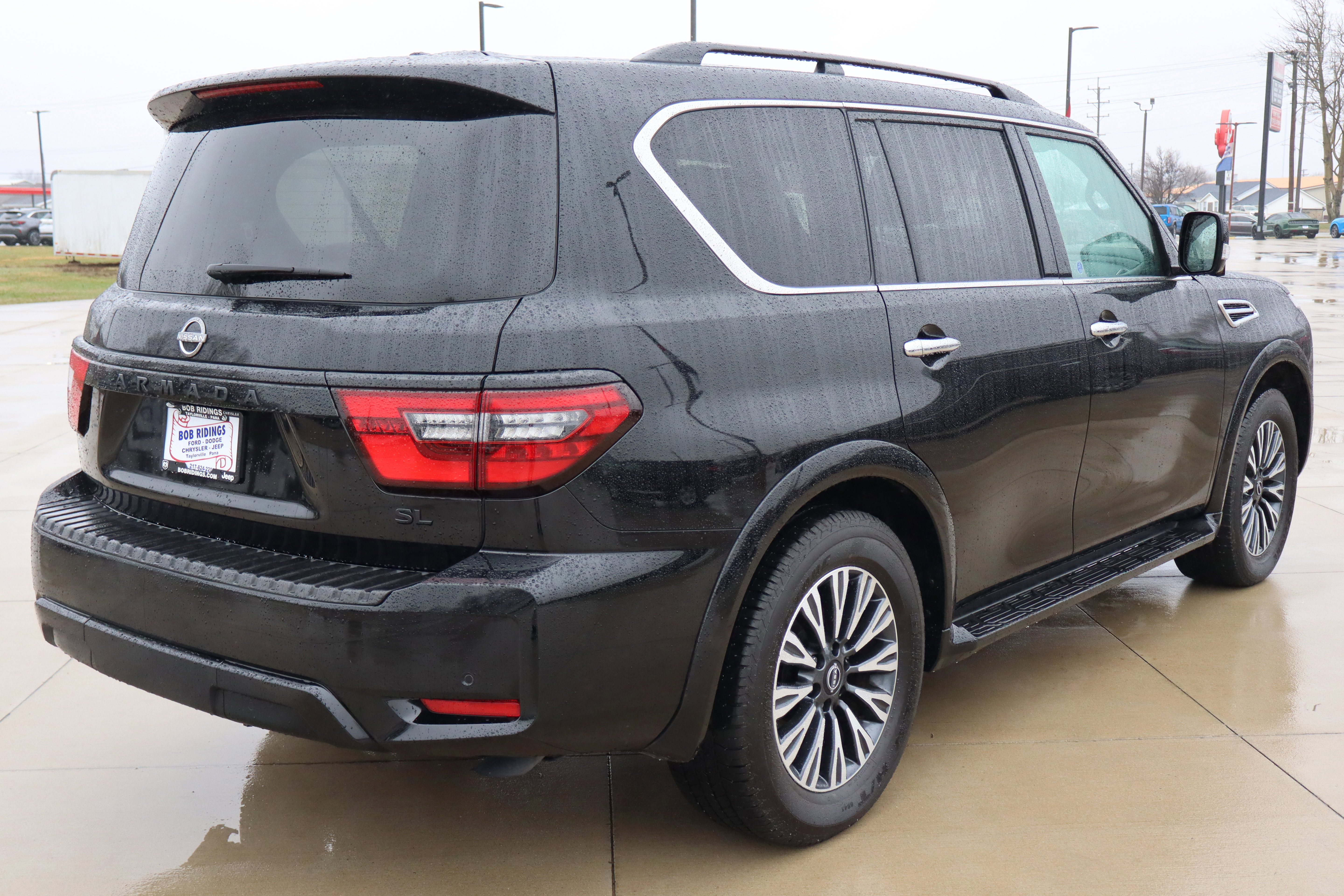 Used 2024 Nissan Armada SL w/ Midnight Edition Package image 6