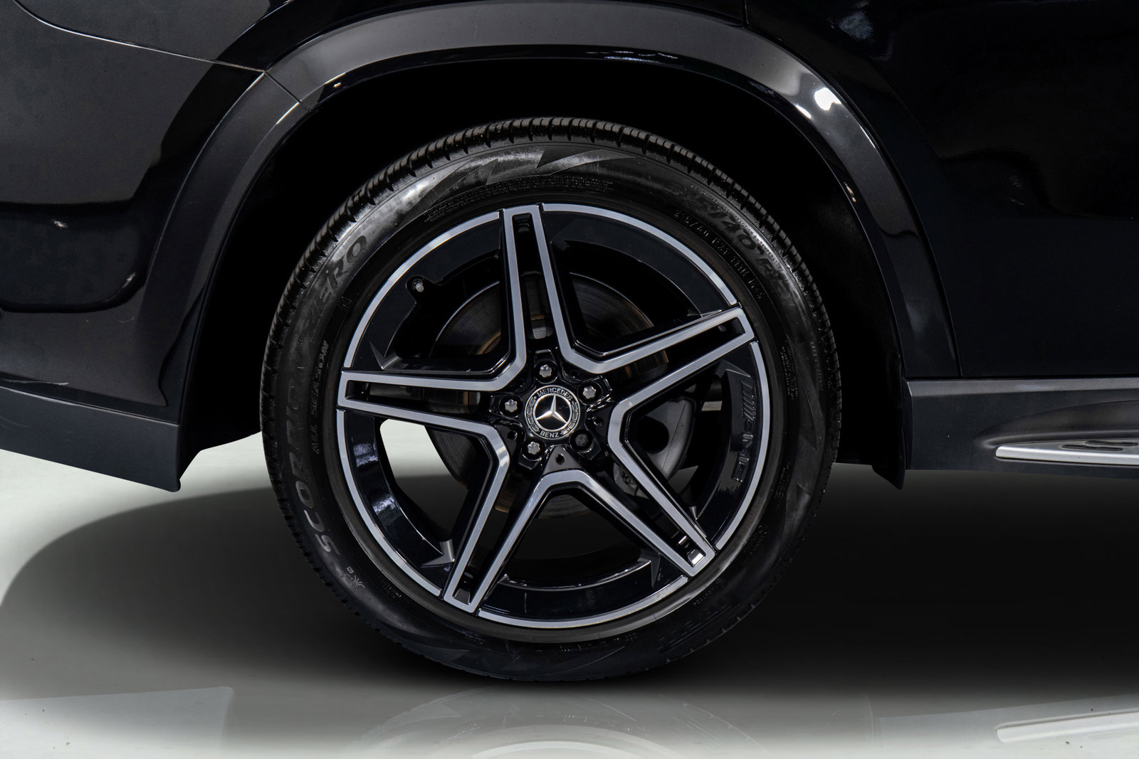 Used 2023 Mercedes-Benz GLS 580 4MATIC image 18