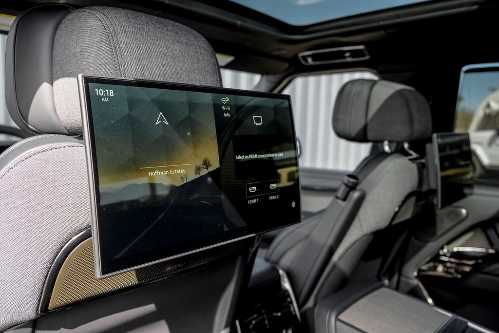New 2026 Land Rover Range Rover SV AWD/4WD image 18