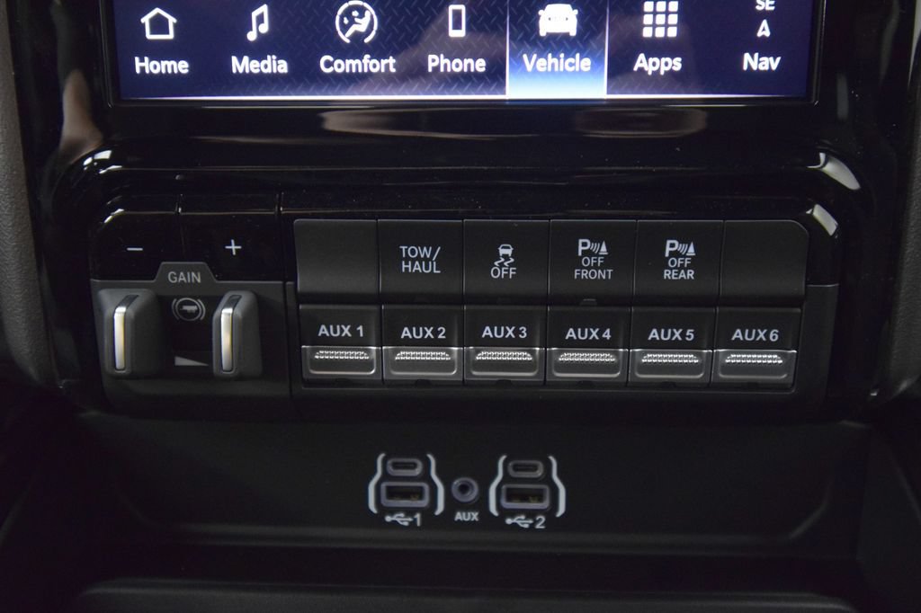 New 2026 RAM 2500 Laramie AWD/4WD image 25