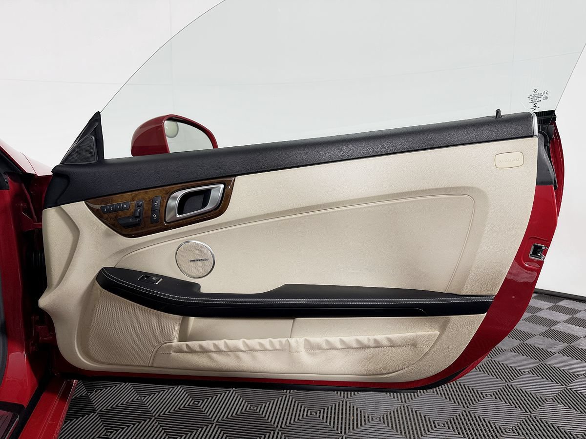 Used 2015 Mercedes-Benz SLK 250 image 39