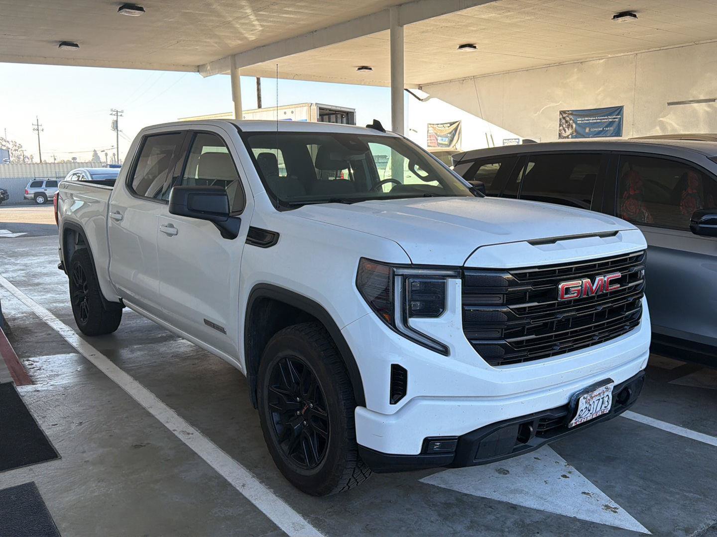 Used 2022 GMC Sierra 1500 Elevation AWD/4WD image 3