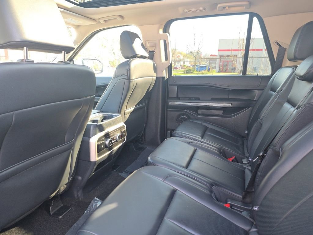 Used 2023 Ford Expedition Max XLT image 11