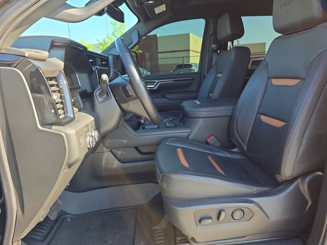 Used 2024 GMC Sierra 2500 AT4 image 16
