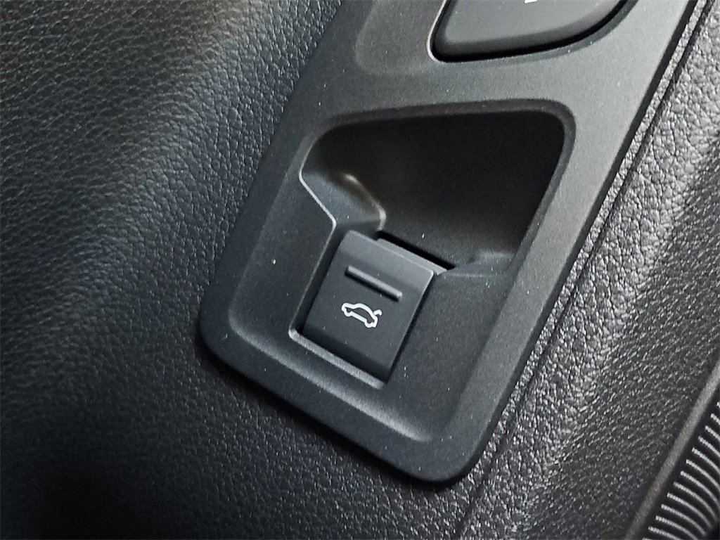 New 2025 Audi Q3 2.0T Premium image 15