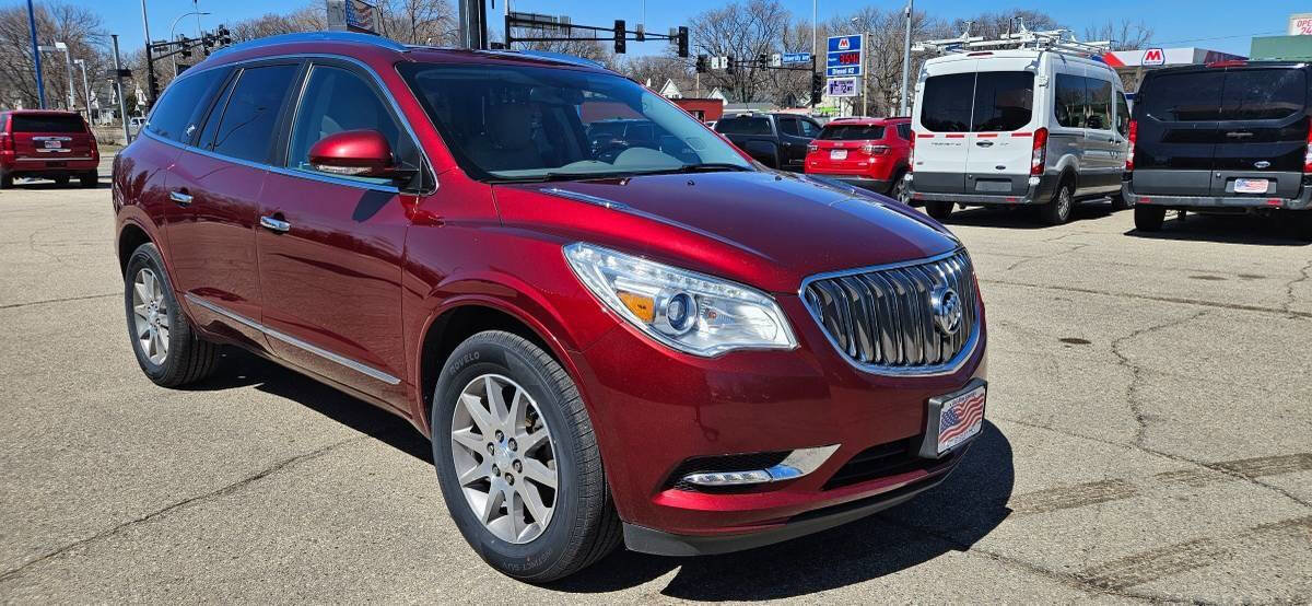Used 2017 Buick Enclave Leather FWD image 3