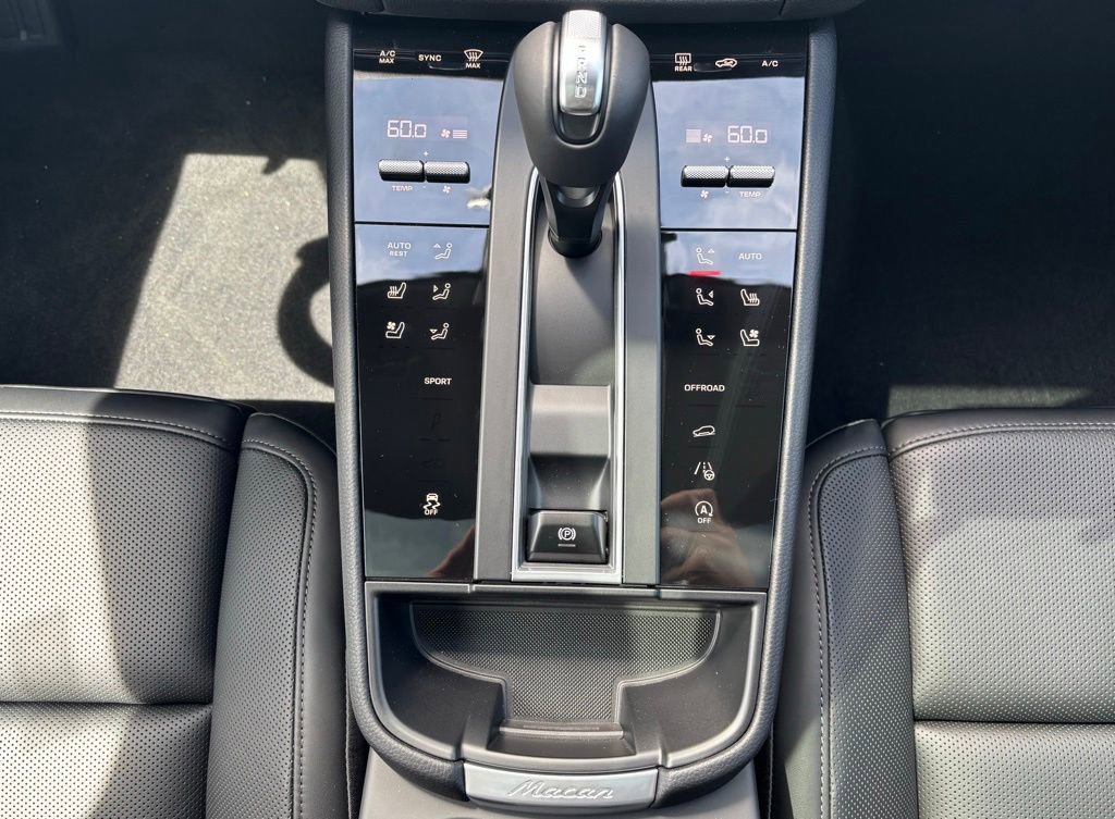 New 2026 Porsche Macan AWD/4WD image 24