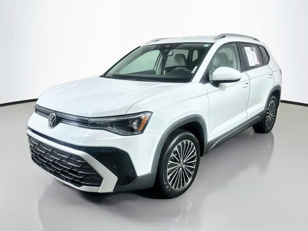 Used 2025 Volkswagen Taos SE FWD image 3