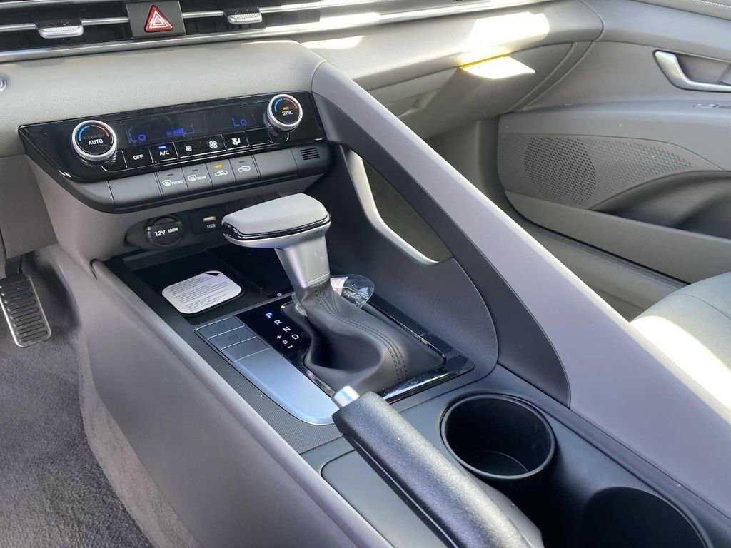 New 2026 Hyundai Elantra Sport FWD image 17