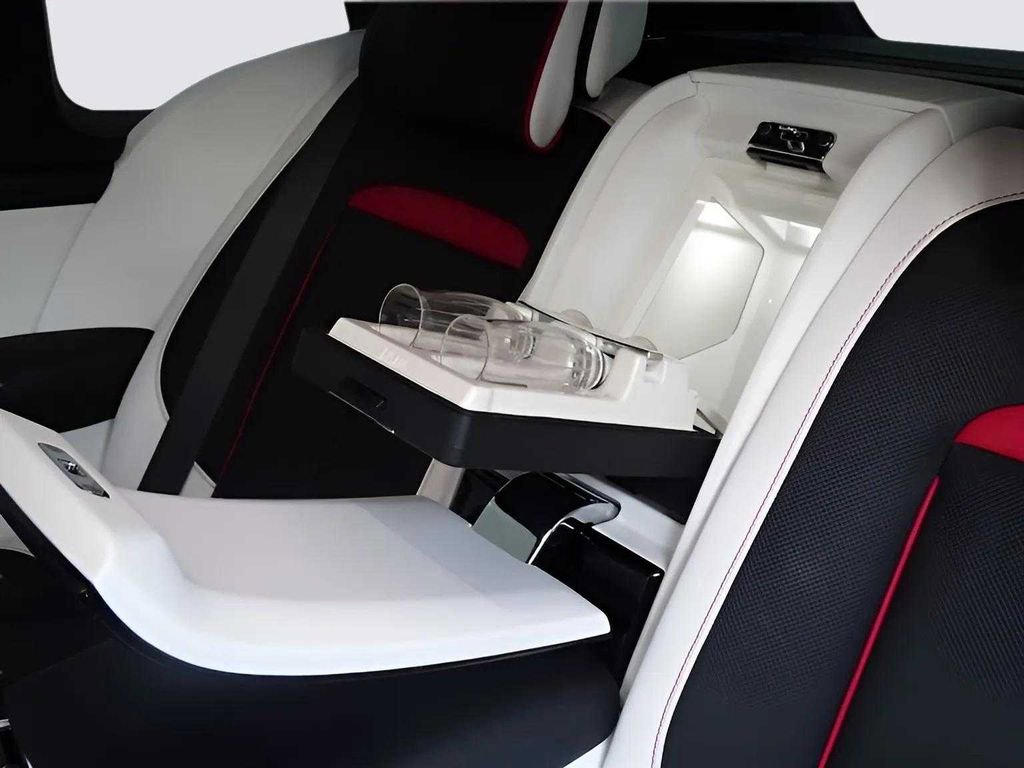 Certified 2024 Rolls-Royce Cullinan image 12