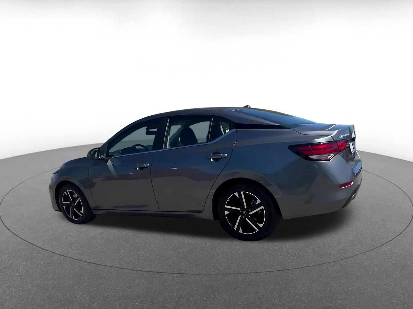 Used 2025 Nissan Sentra SV FWD image 10