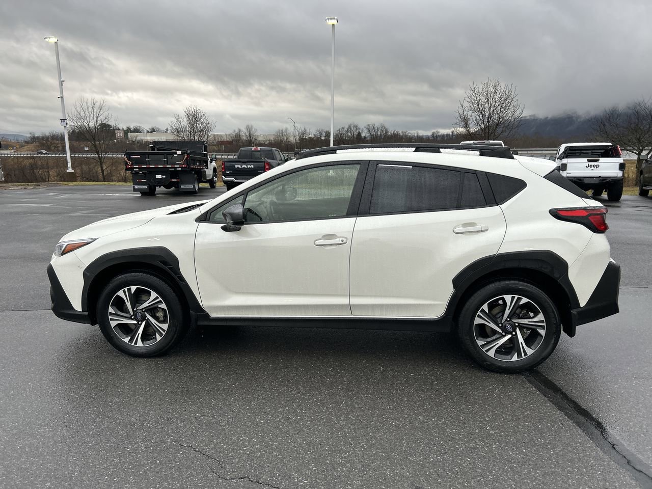Used 2024 Subaru Crosstrek 2.0i Premium image 4