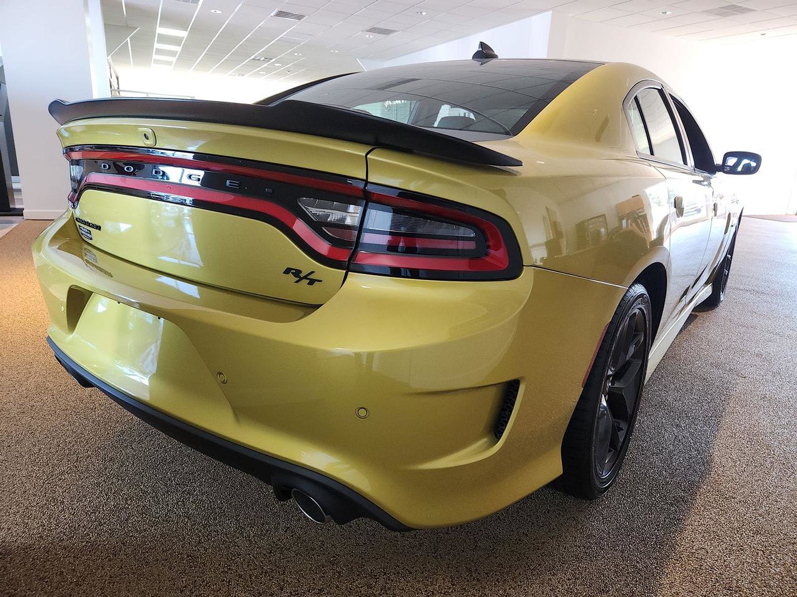 Used 2021 Dodge Charger R/T w/ Plus Group image 16