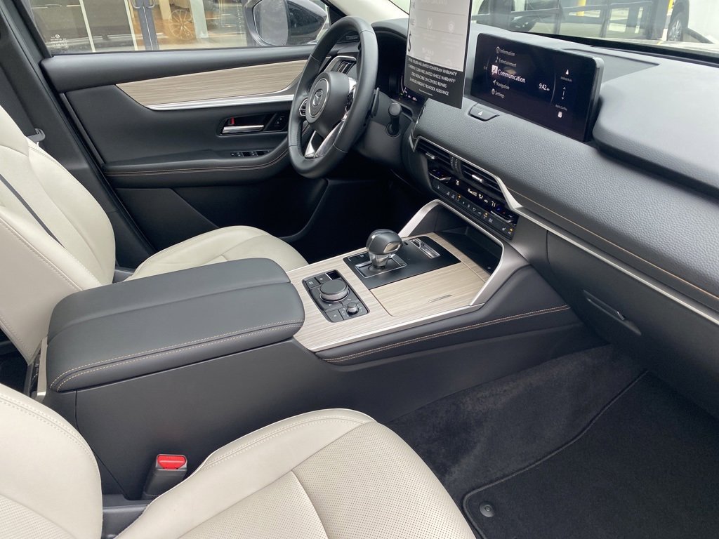 Certified 2025 MAZDA CX-70 Plug-In Hybrid w/ Premium Pkg image 10