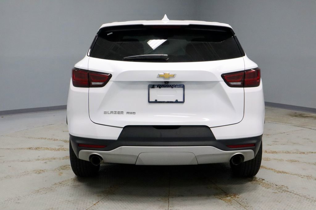 Used 2025 Chevrolet Blazer LT AWD/4WD image 10