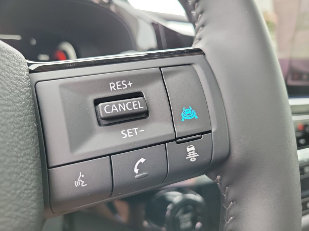 New 2026 Nissan Pathfinder Platinum image 32