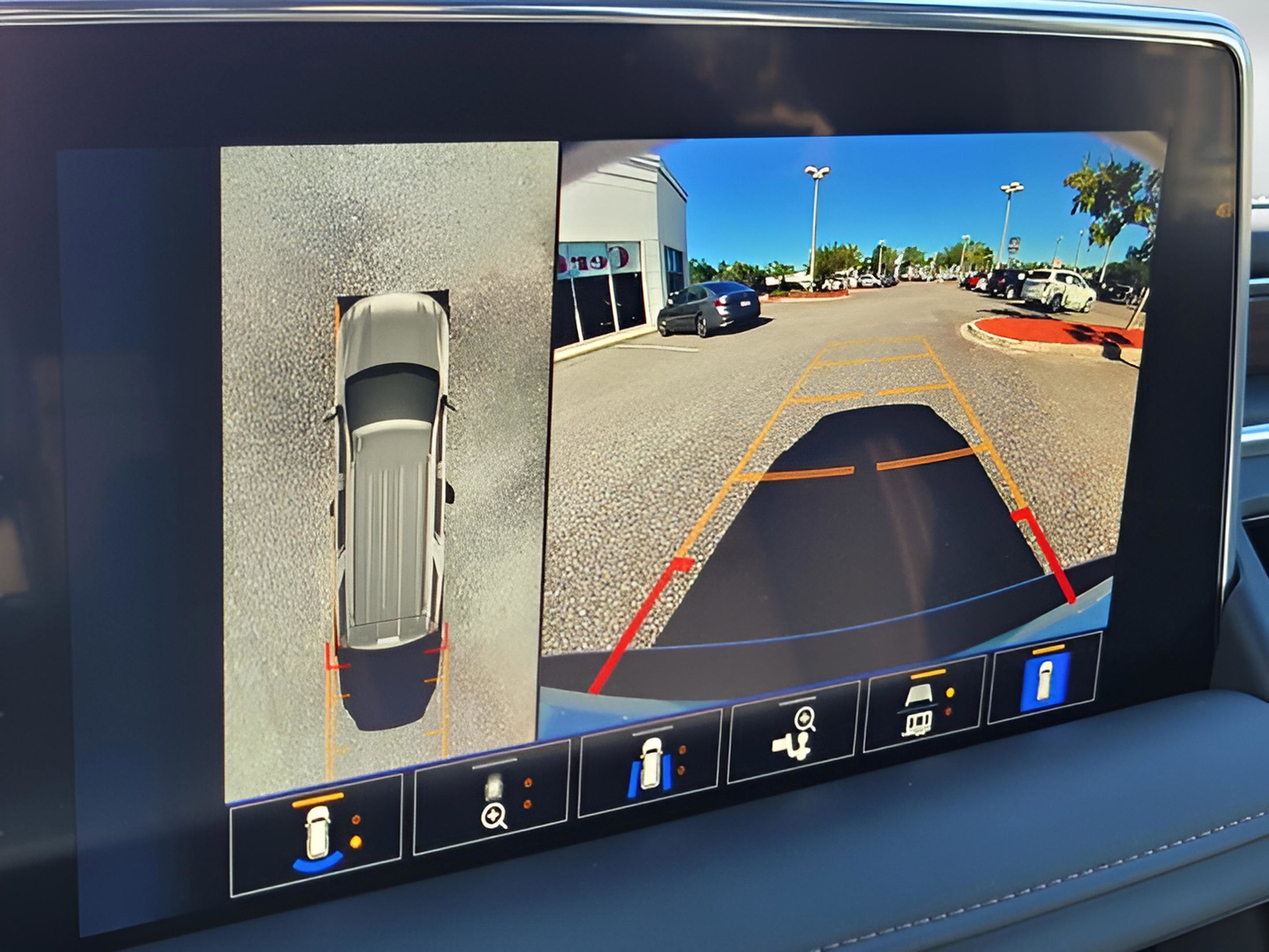 Used 2024 Chevrolet Suburban High Country image 29