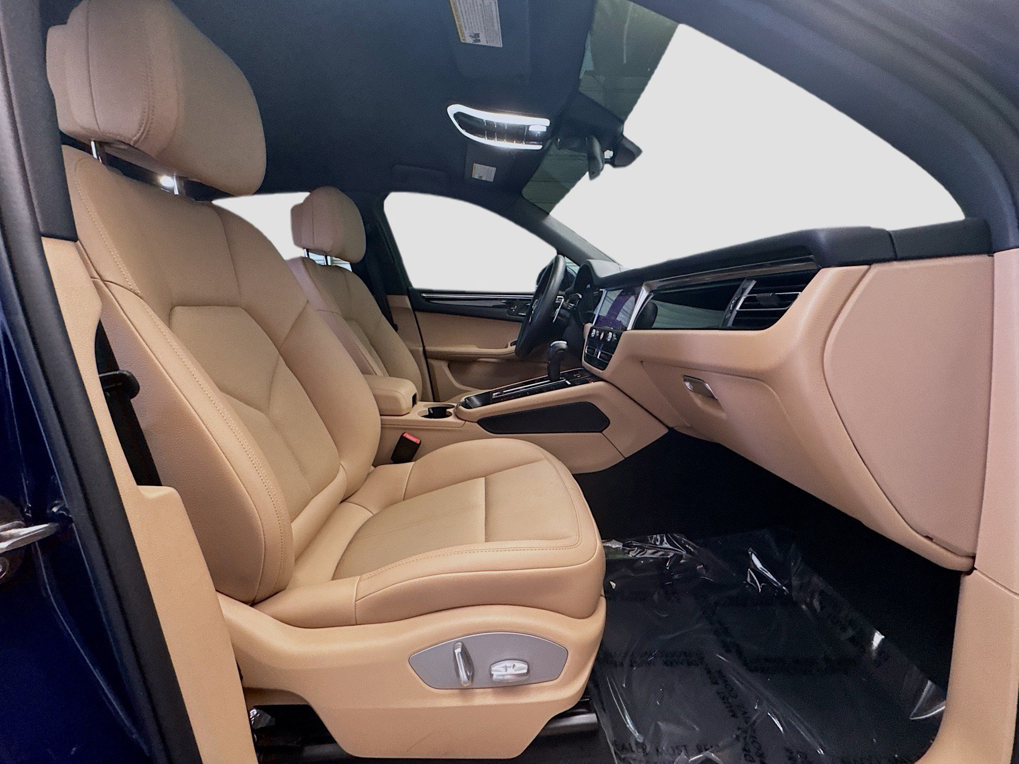 Used 2024 Porsche Macan Turbo AWD/4WD image 19