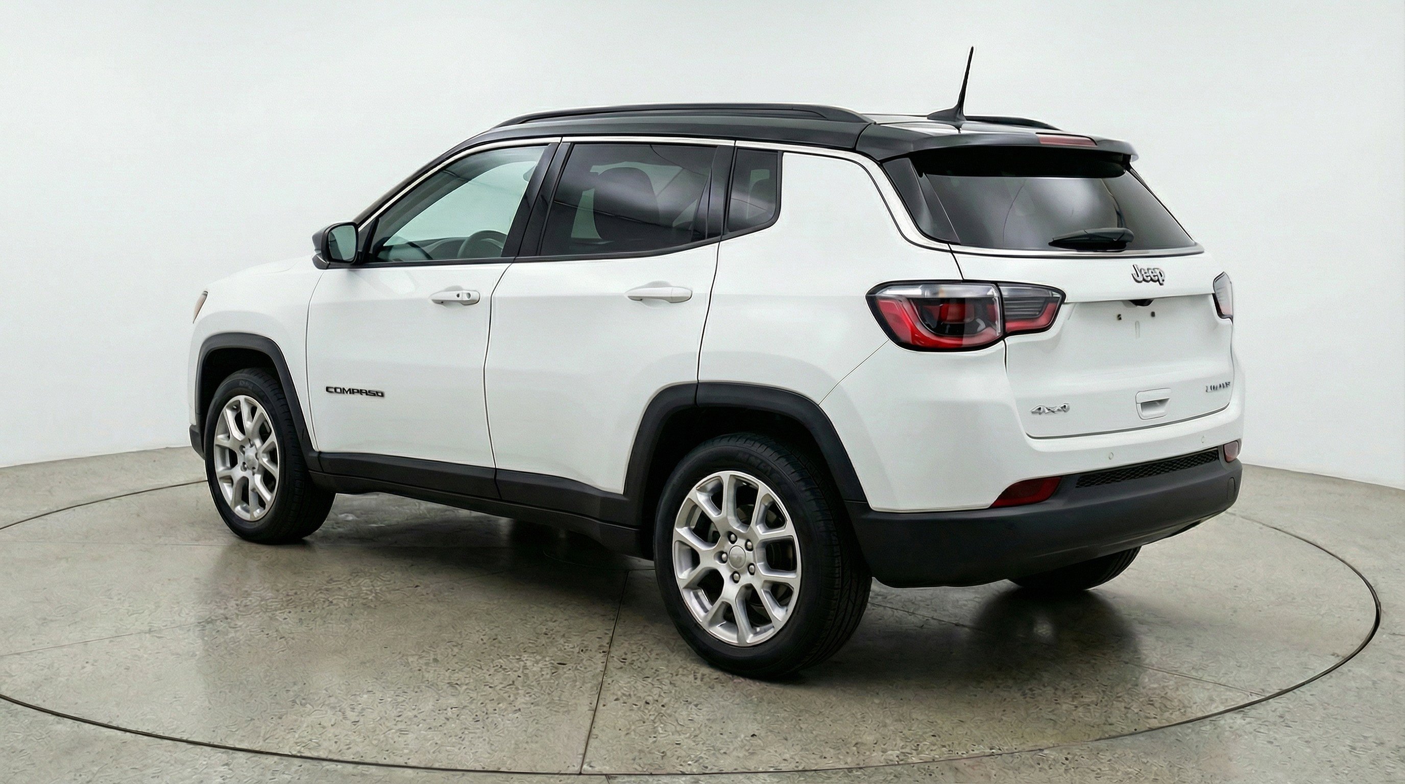 Used 2025 Jeep Compass Limited image 6