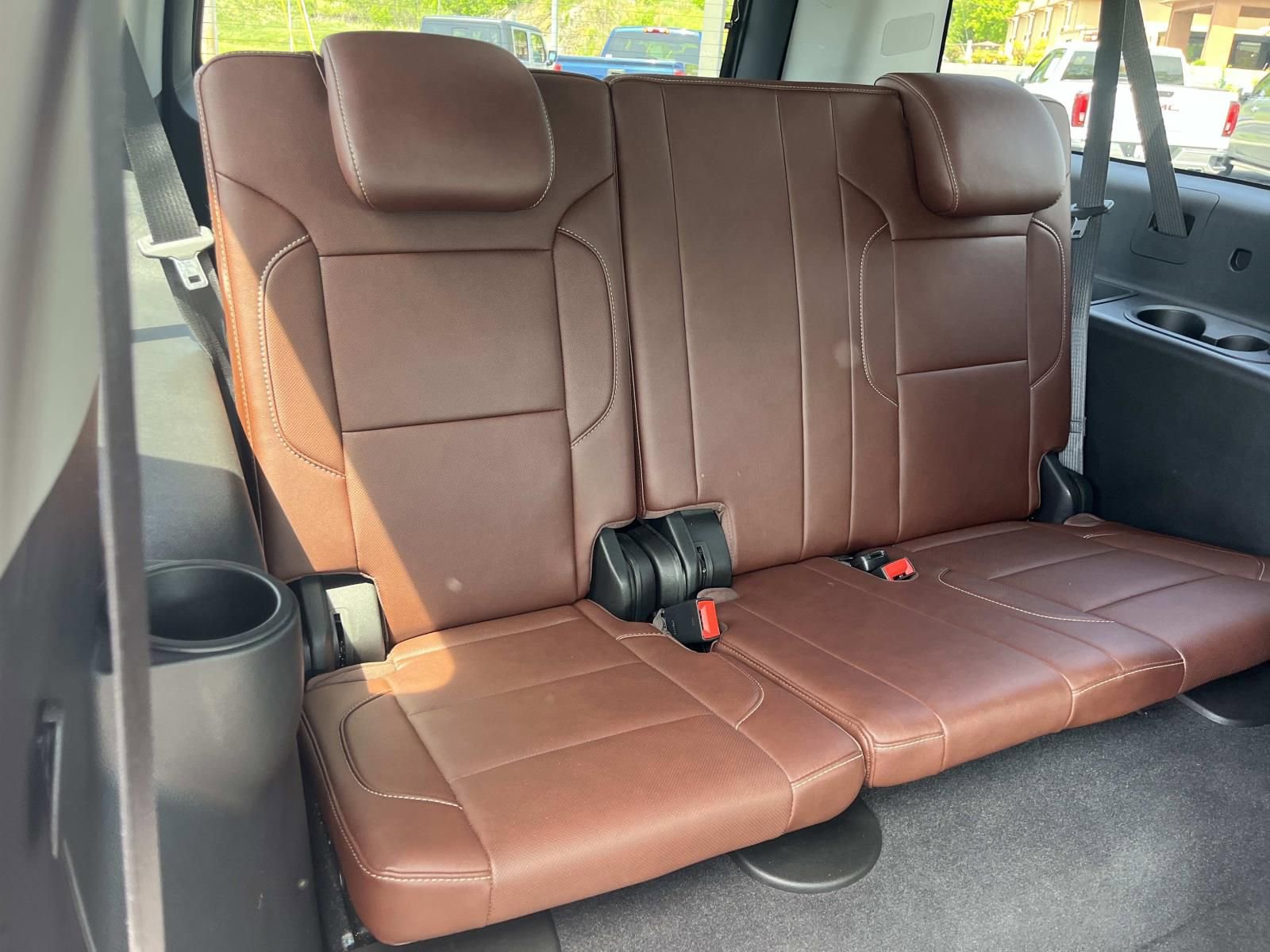 Used 2020 Chevrolet Suburban Premier w/ Premier Plus Edition AWD/4WD image 23