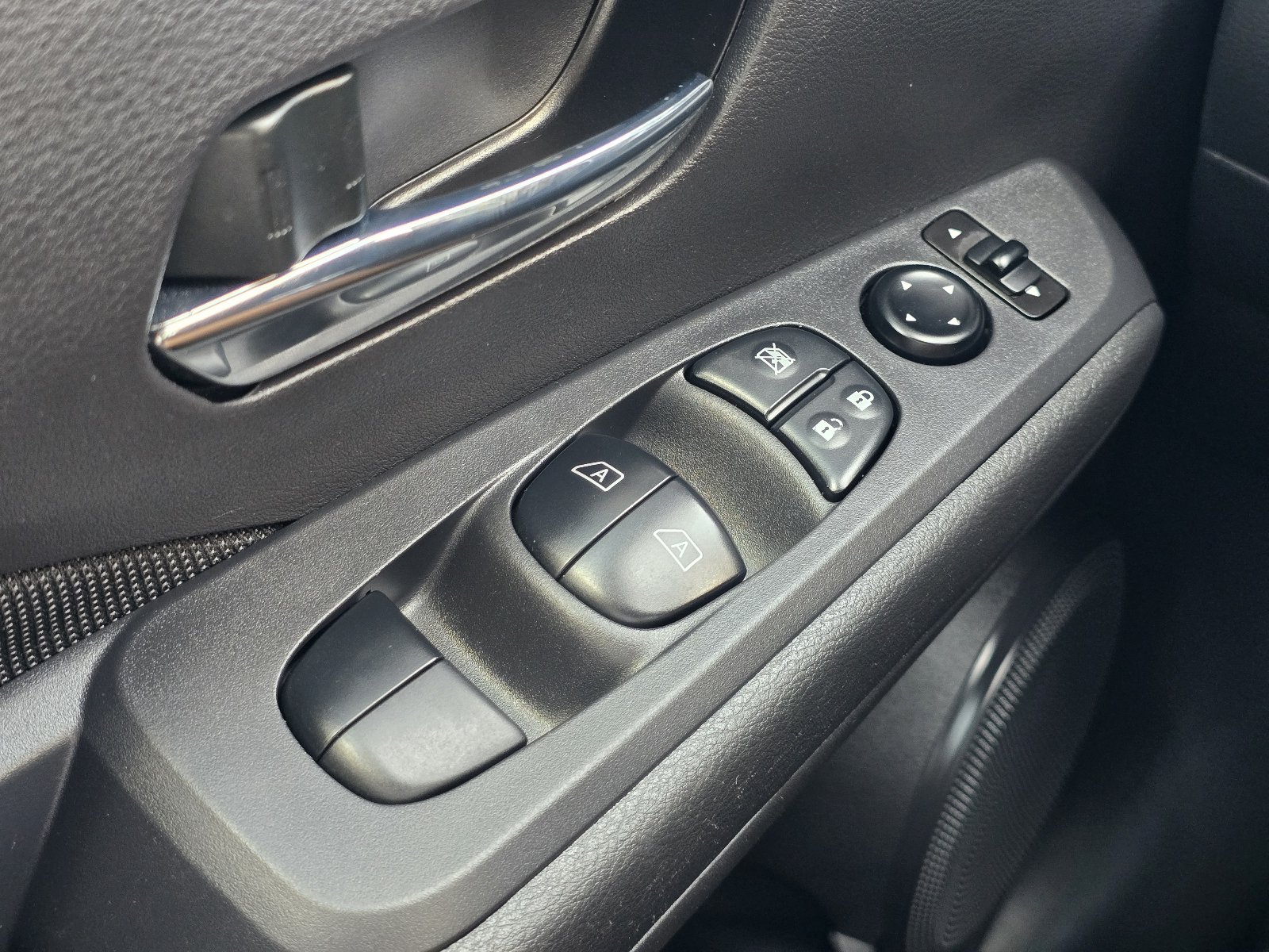 Certified 2024 Nissan Kicks SV FWD image 23