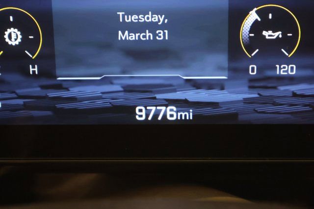 Used 2025 Chevrolet Suburban RST w/ Comfort Package image 15