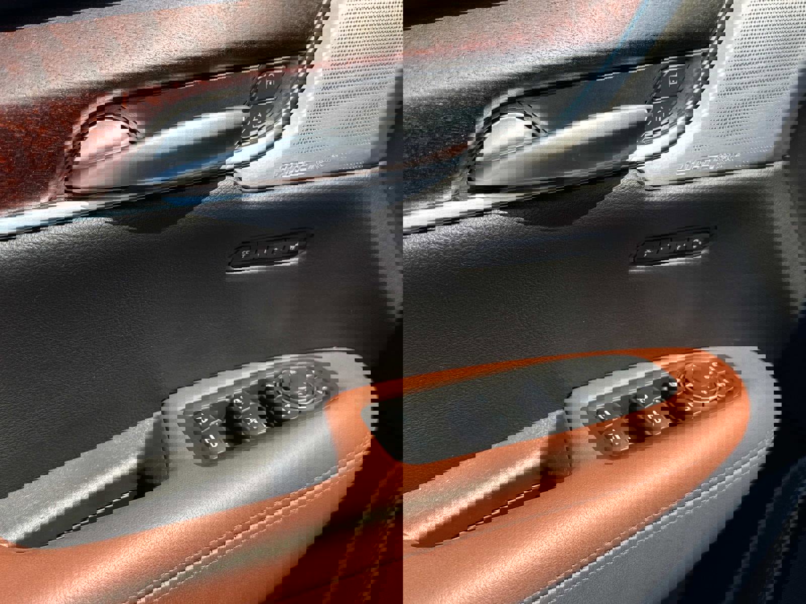 Used 2024 Cadillac XT5 Premium Luxury image 12