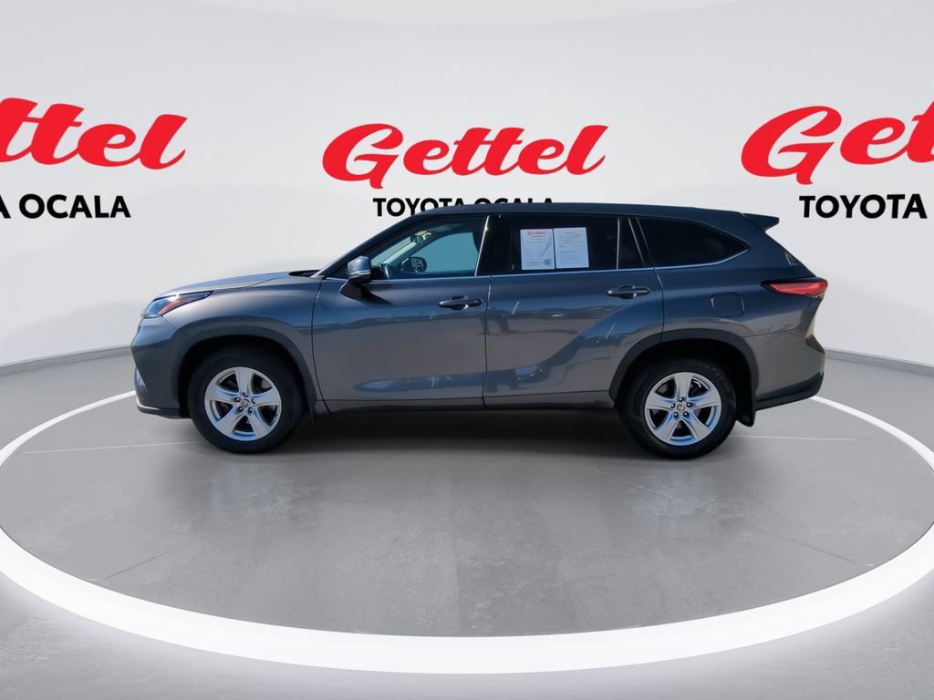 Used 2021 Toyota Highlander LE image 5