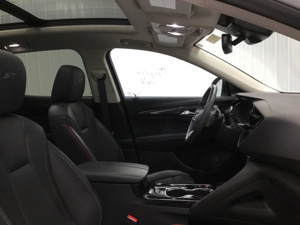 Used 2023 Buick Envision Essence w/ Sport Touring Package image 23