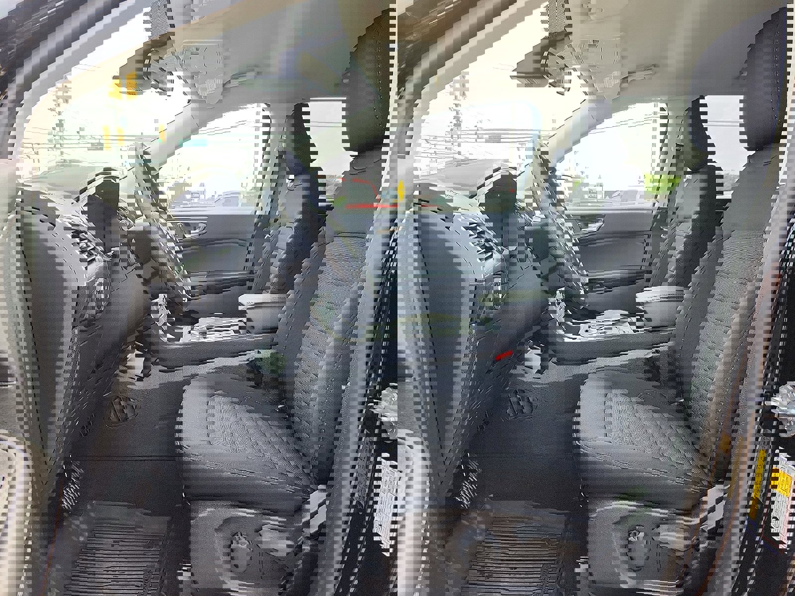 Certified 2024 Ford Edge SE w/ Black Appearance Package image 14