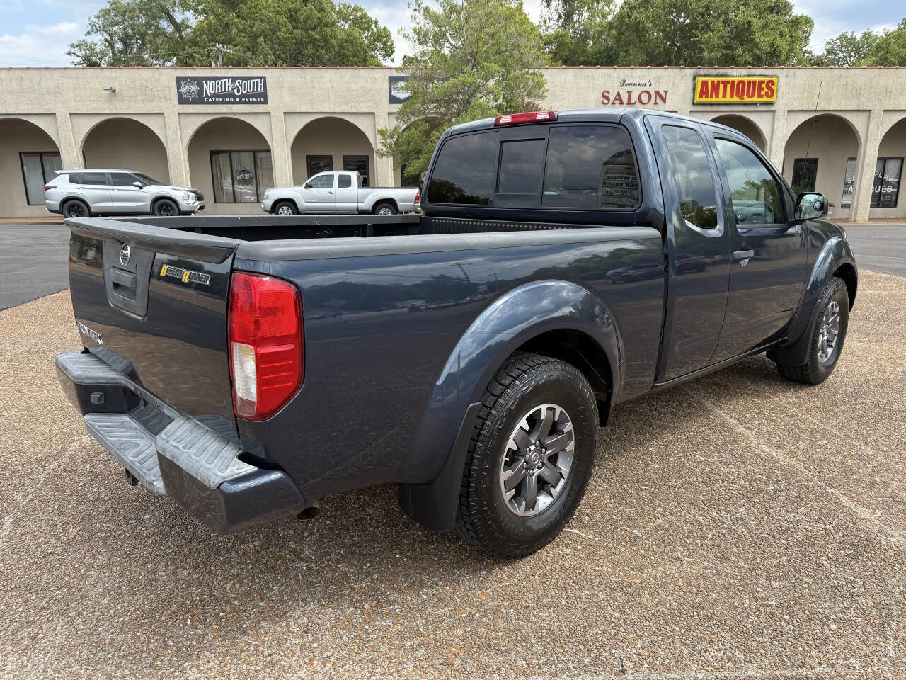Used 2016 Nissan Frontier Desert Runner image 5