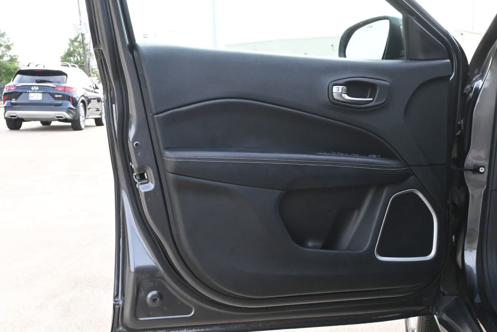 Used 2019 Jeep Compass Latitude w/ Popular Equipment Group AWD/4WD image 18
