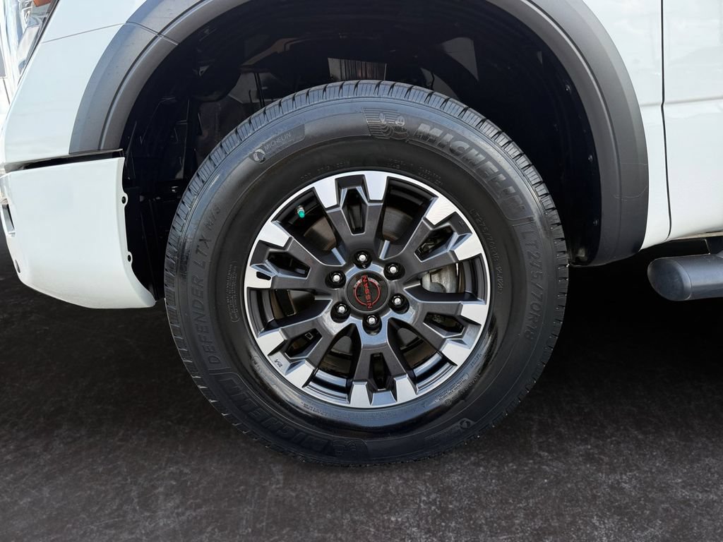 Used 2023 Nissan Titan PRO-4X w/ Pro-4x Convenience Package AWD/4WD image 9