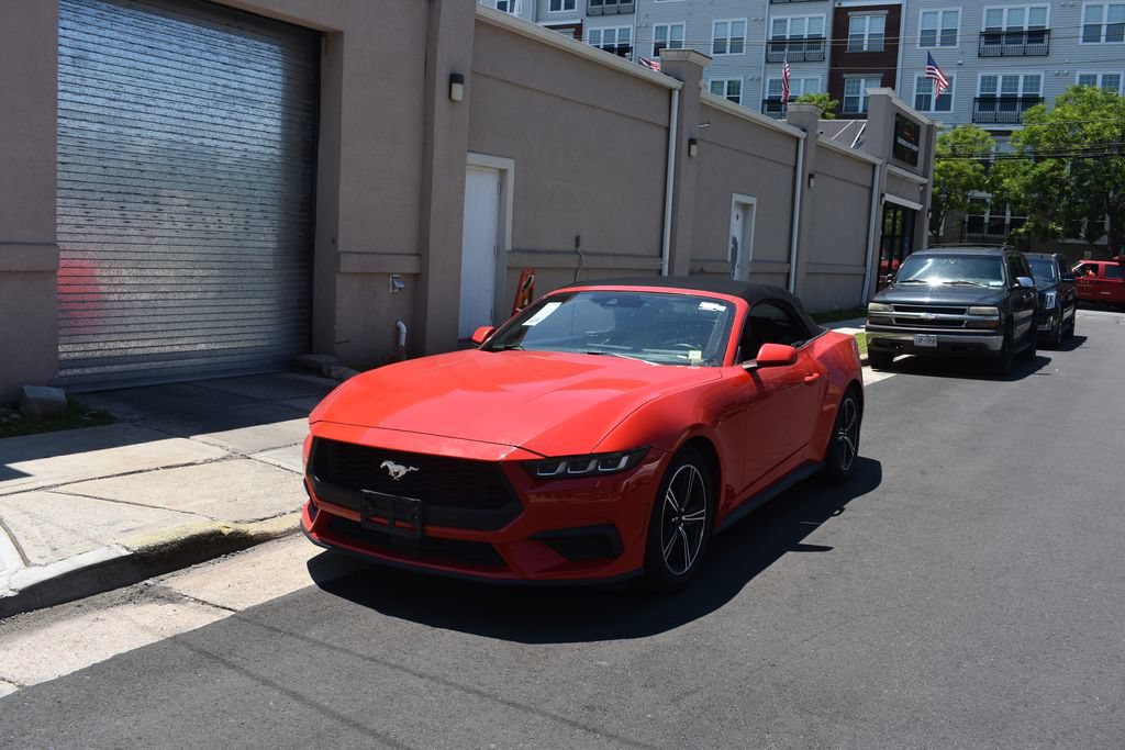 Used 2024 Ford Mustang Convertible RWD image 9