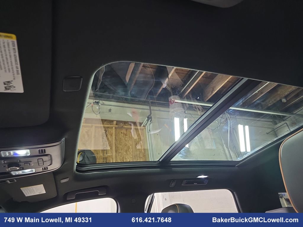 Used 2021 GMC Yukon AT4 w/ Technology Package image 29