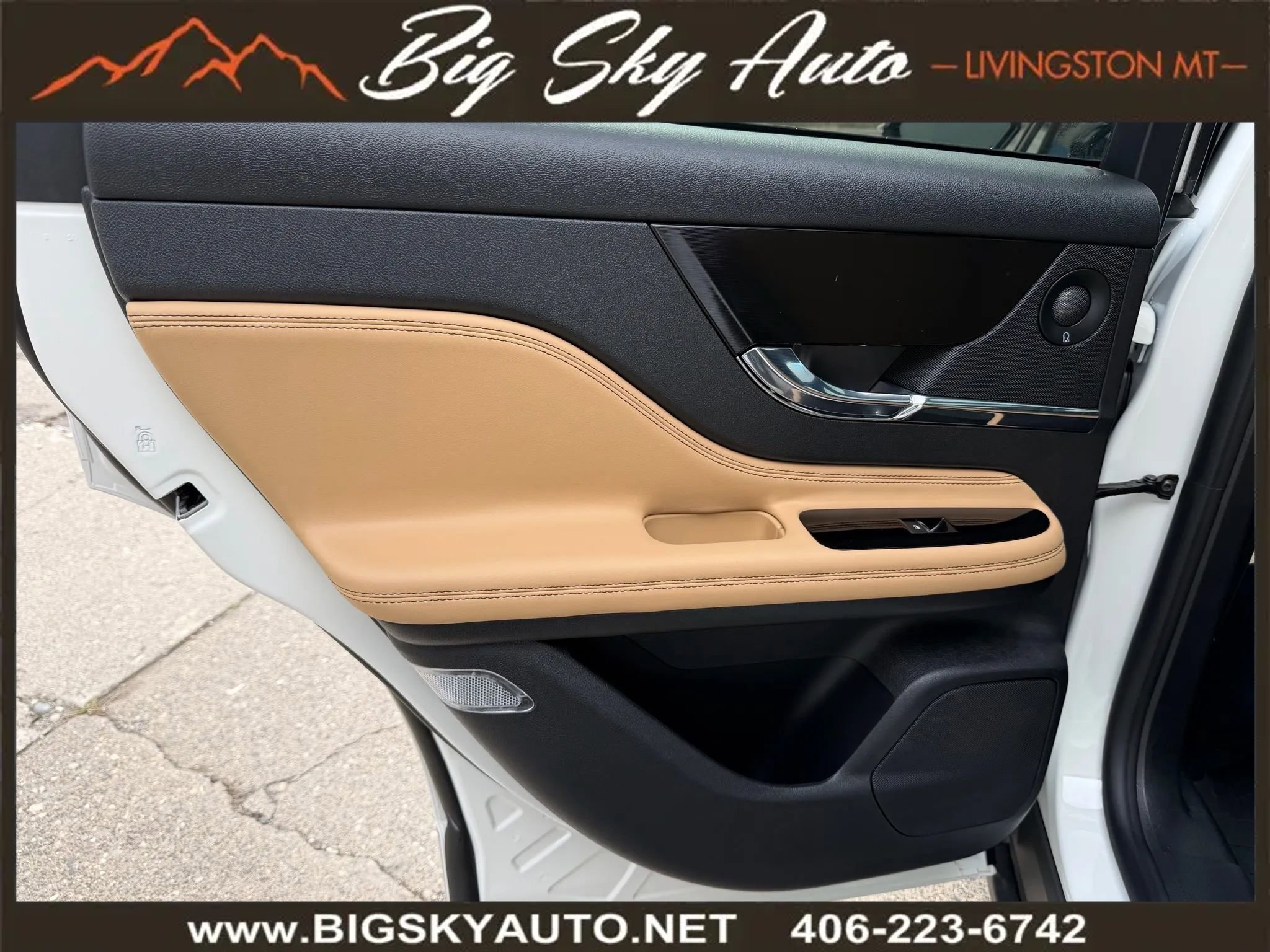 Used 2021 Lincoln Corsair Reserve w/ Equipment Group 201A image 16