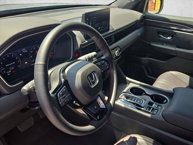 Used 2025 Honda Pilot Black Edition image 10